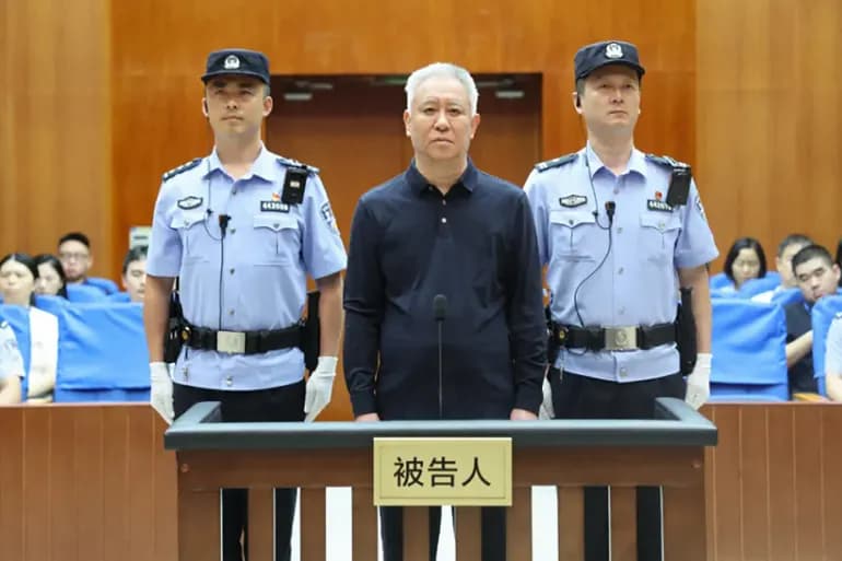 Dünya EkonomisiÇinli dev Evergrande’nin kurucusuna ömür boyu hapis21 Ağustos 2026