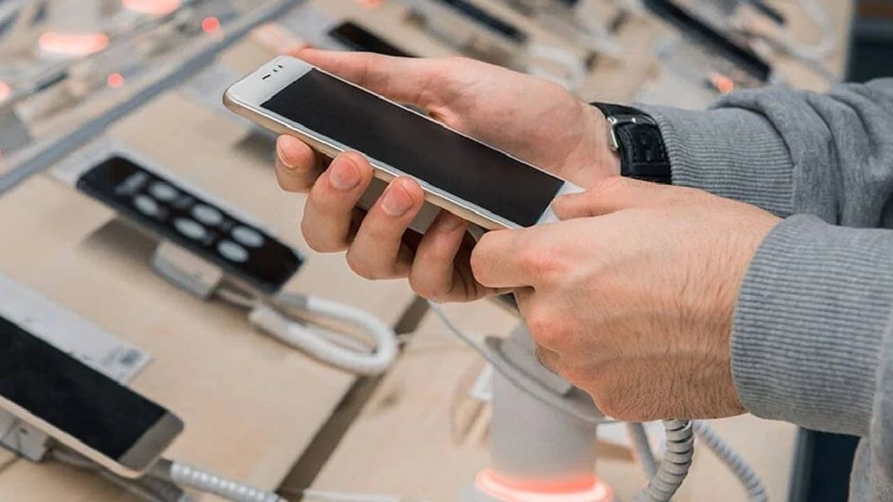 Akıllı Cep Telefonu Modellerinin Profesyonel Çekim Yapmaya İzin Veren Kameraları