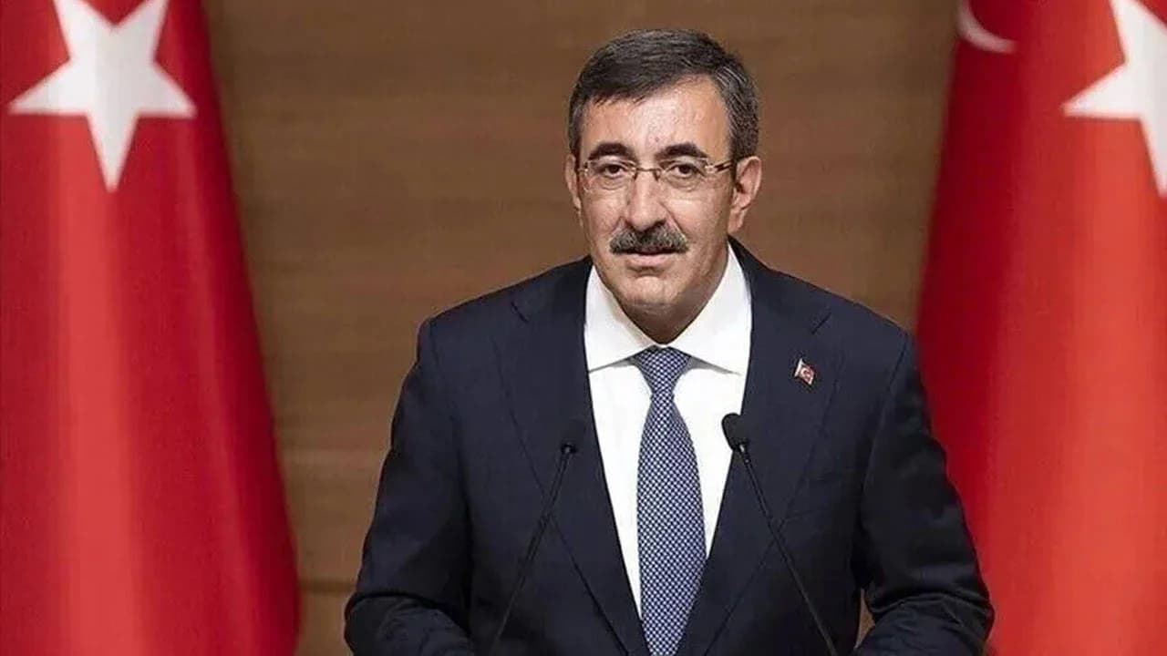 Cumhurbaşkanı Yardımcısı Yılmaz Yeni OVP'yi Açıkladı: Yıl Sonu Enflasyon Tahmini Yükseldi