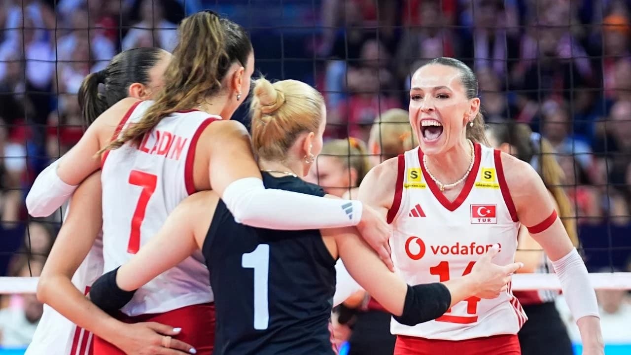 Filenin Sultanları Yine Tarih Yazdı: Türkiye, Sırbistan’ı 3-0’la Devirip Avrupa Şampiyonası'nda Finale Yükseldi!