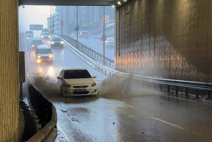İstanbul’da Yaşanan Sel Sonrası Sürücüler Alarmda: Sel Hasarını Kasko Karşılıyor mu?
