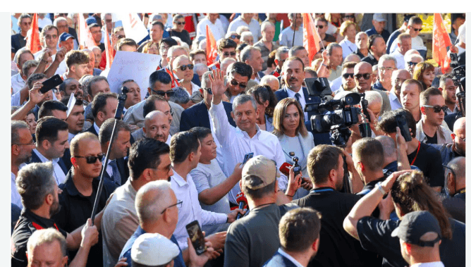 Özgür Özel: Fon krizi değil, devlet krizi
