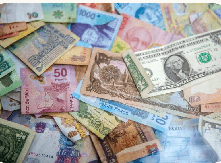 Döviz Piyasalarında Yön Arayışı: Dolar Dalgalı, Euro Fransa Krizinin Baskısı Altında