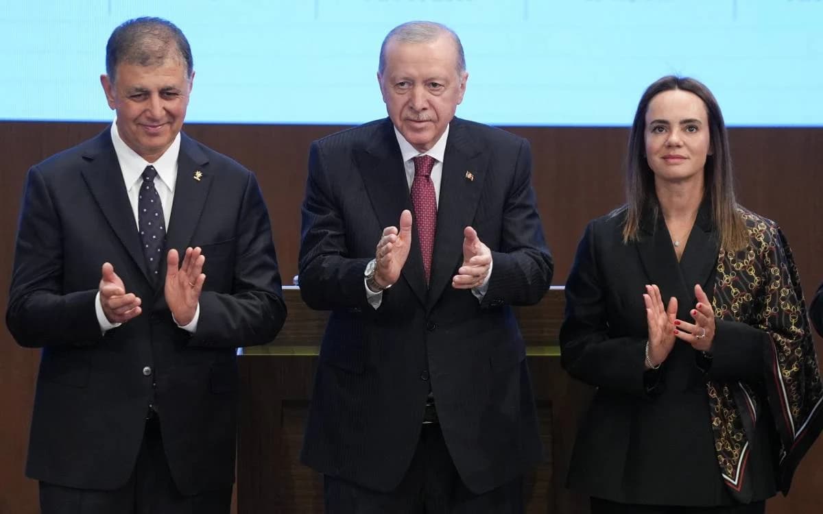 Cemil Tugay’dan AK Parti’ye Katılımı Sonrası İlk Açıklama: "En İyi Siyaset Hizmettir"