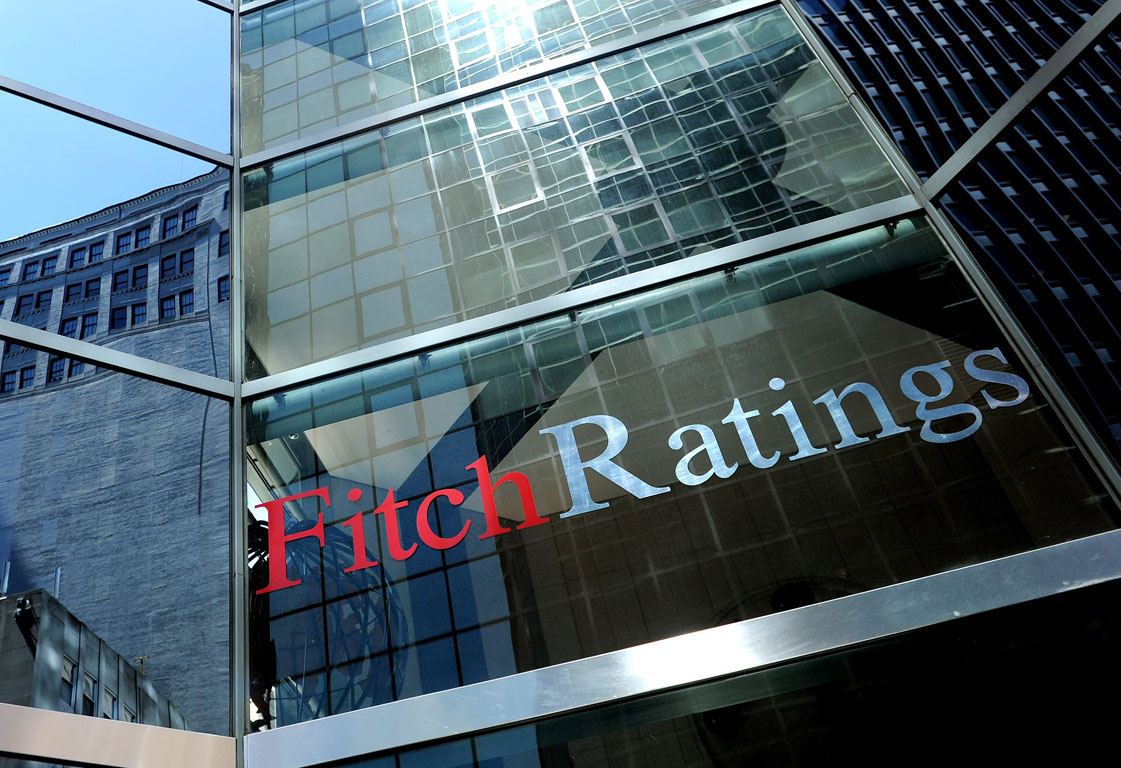 Fitch, HalkBank’ın notunu, üç bankanın görünümünü düşürdü