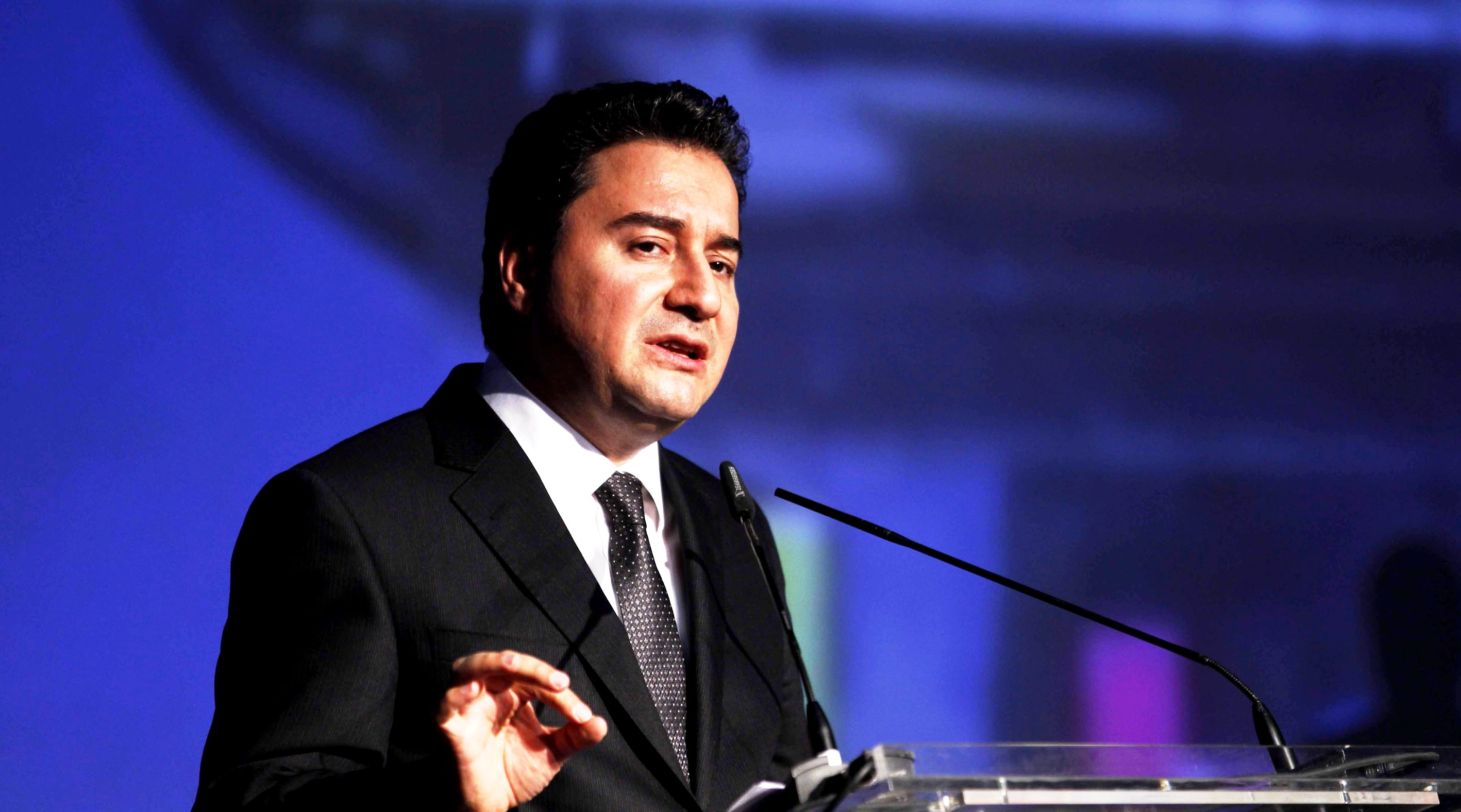 Babacan: “Koronavirüs salgınında gerçekleri gizlemeyi bırakın”