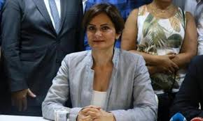 Murat Yetkin: Şiir okuyan adam, şiir okuyan kadın
