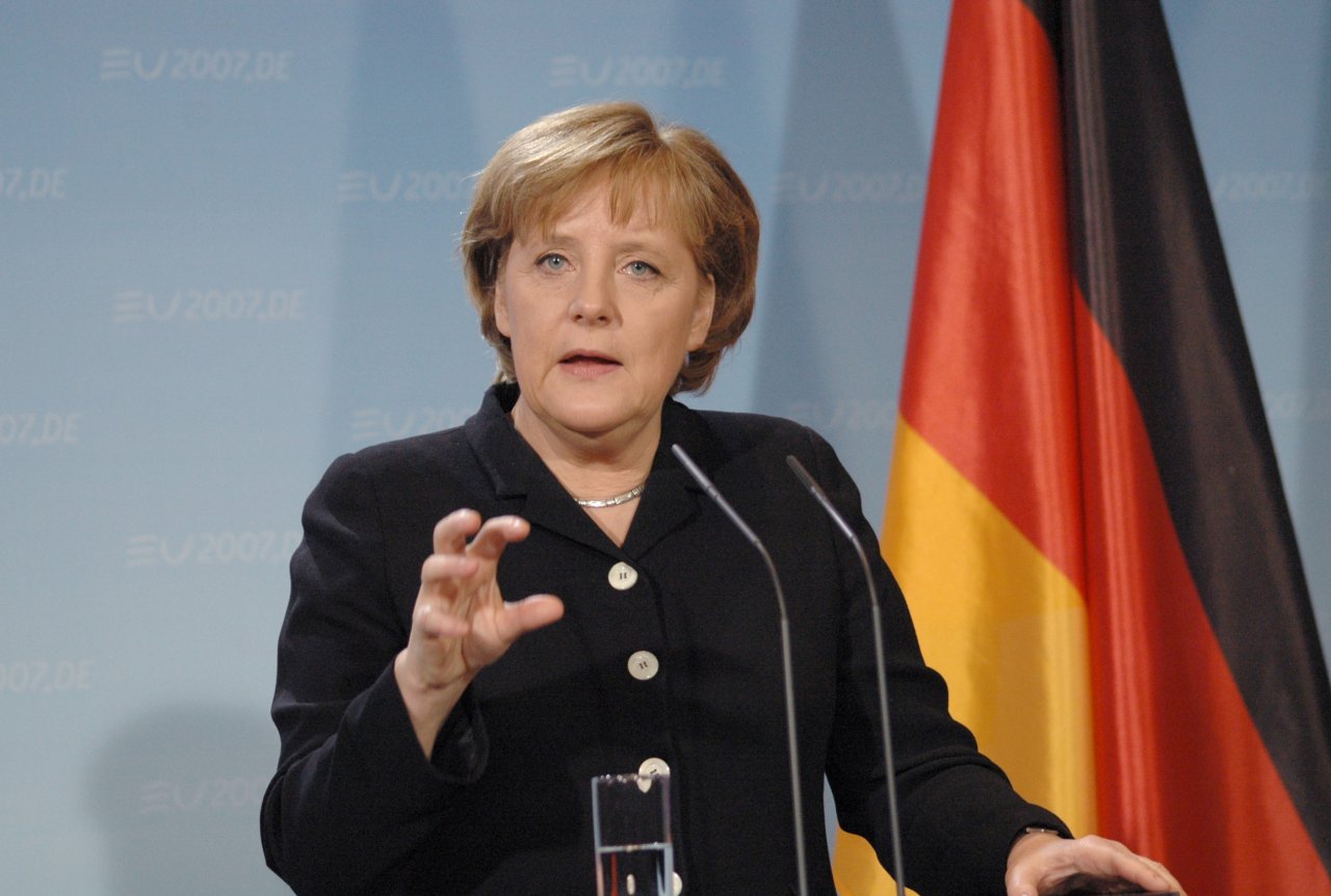 Merkel iş dünyasını dijitalleşme yolculuğuna çağırdı