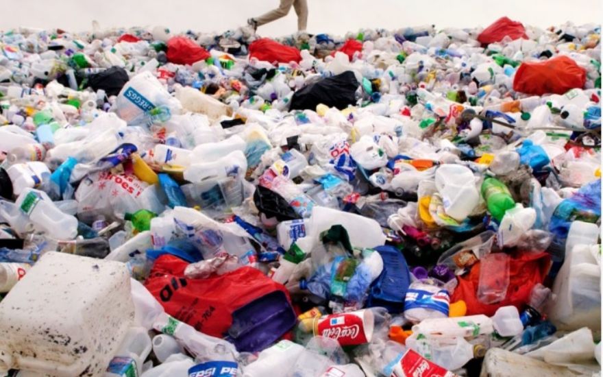 Ticaret Bakanlığı doğru amaç için yine yanlış karar aldı: Hurda plastiğe toptan yasak geldi