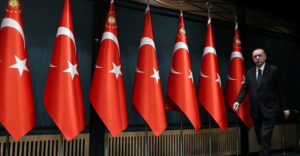 Murat Yetkin: Ankara da yanıyor; Kabine bir gidiyor, bir geliyor