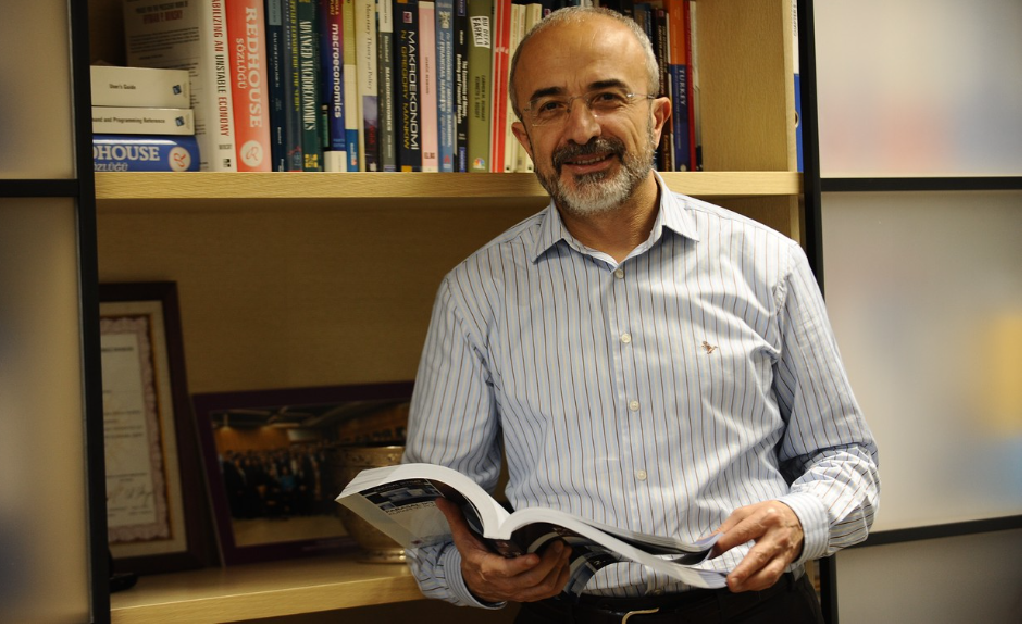 Prof Fatih Özatay:  Risk düzeyi Ocak 2002’deki risk düzeyinden yüksek