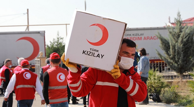 Polis tutanağı: Kızılay bağışlanan kıyafetleri sattı