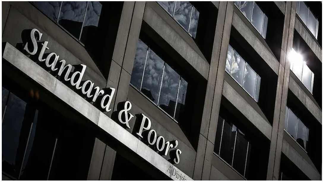 S&P küresel ekonomik büyüme tahminini yükseltti!