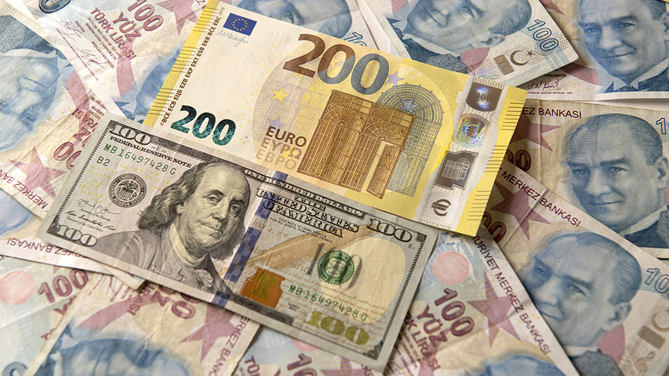 Faiz artırımı sonrası piyasalar hareketli: Dolar 25 lirayı, Euro 27 lirayı geçti Altın rekora doymuyor!