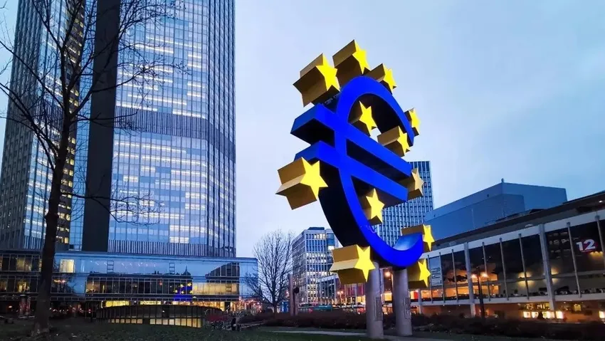 ECB: Euro Bölgesi yakın vadeli enflasyon beklentilerini düştü