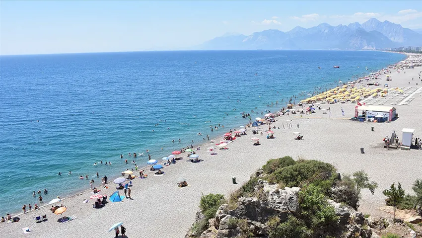 Antalya’da turist rekoru: 8 milyonu aştı
