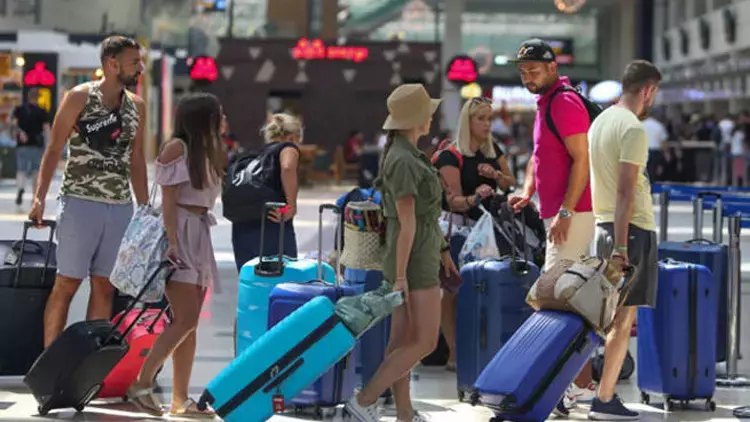 Turist sayısı salgın öncesi seviyelere ulaştı