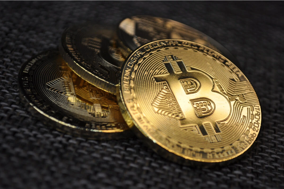 Bitcoin ETF onaylandı fakat coinbase ve kripto hisseleri geriledi