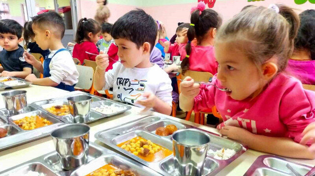 Milli Eğitim Bakanlığı ücretsiz okul yemeğini askıya aldı