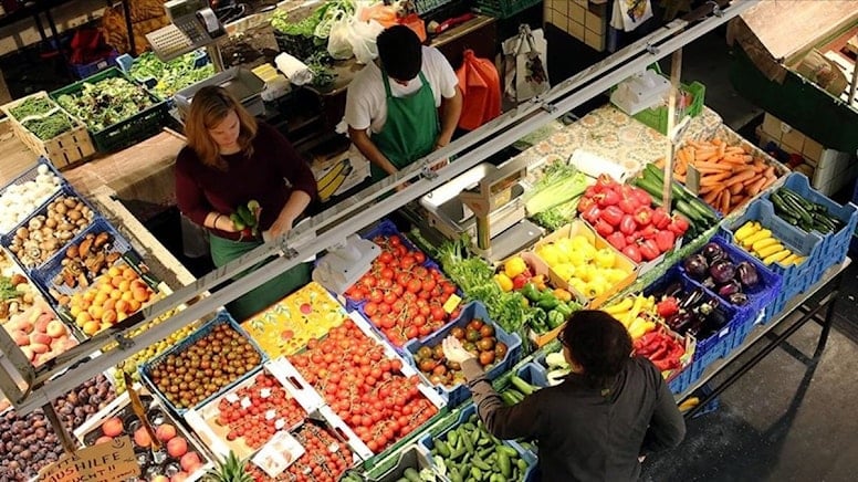 Küresel gıda fiyatları düştü, Türkiye’de ise aralıksız artıyor
