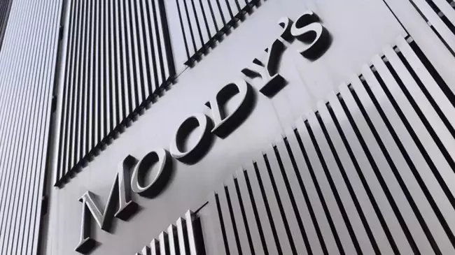 Moody’s, İtalya’nın not görünümünü yükseltti