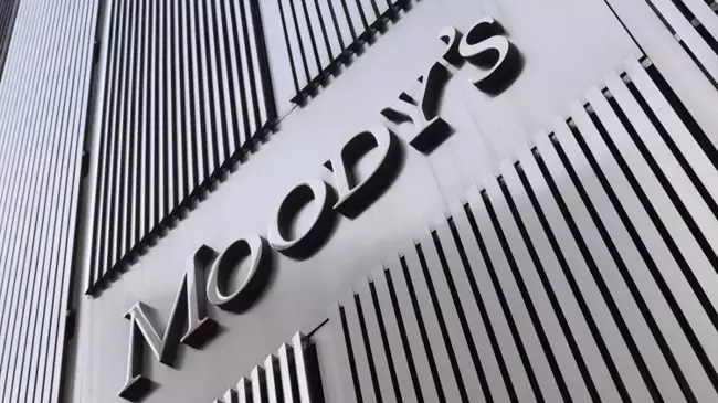 Moody’s, ABD’nin kredi notu görünümünü düşürdü