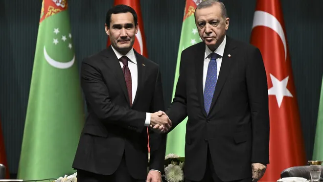 Türkiye ile Türkmenistan arasında 13 anlaşma imzalandı