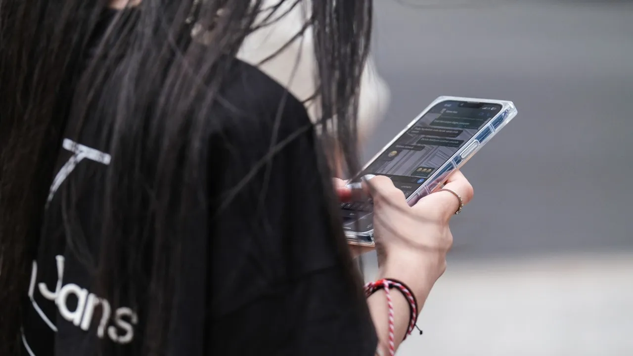 16 yaşından küçüklere cep telefonu yasağı!