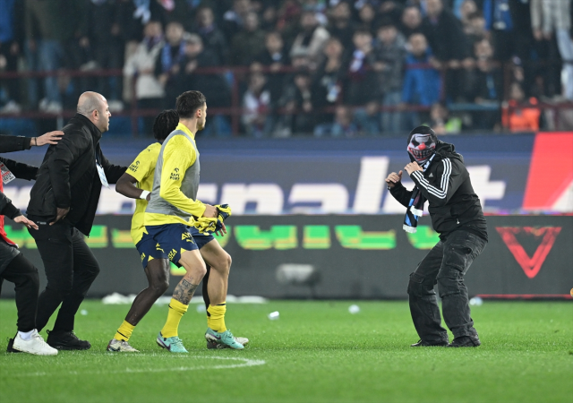 Trabzonspor-Fenerbahçe maçında çıkan olaylarla ilgili o kişiler gözaltına alındı
