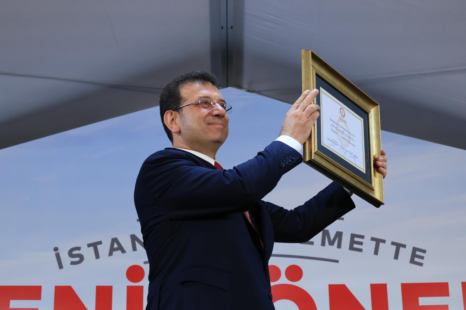 İmamoğlu’ndan ‘Tuzla’ Uyarısı: Görevi bitmiş Belediye Başkanı 2 Nisan’da 62 milyon liralık ihale yapmış!