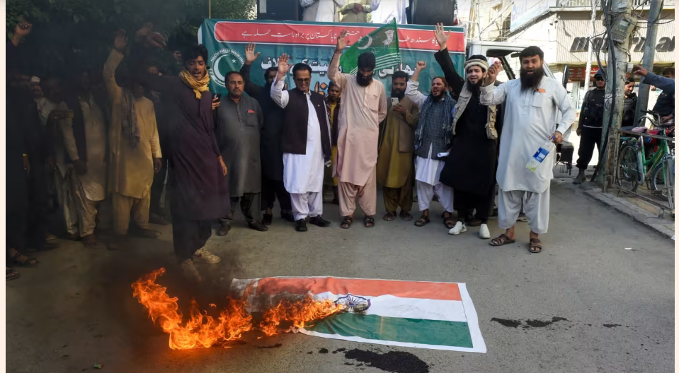 Pakistan ve Hindistan savaşın eşiğinde