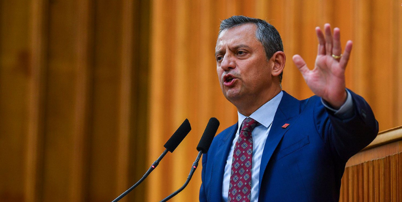 Özgür Özel: Asgari ücrete ara zam söke söke alınmalıdır!