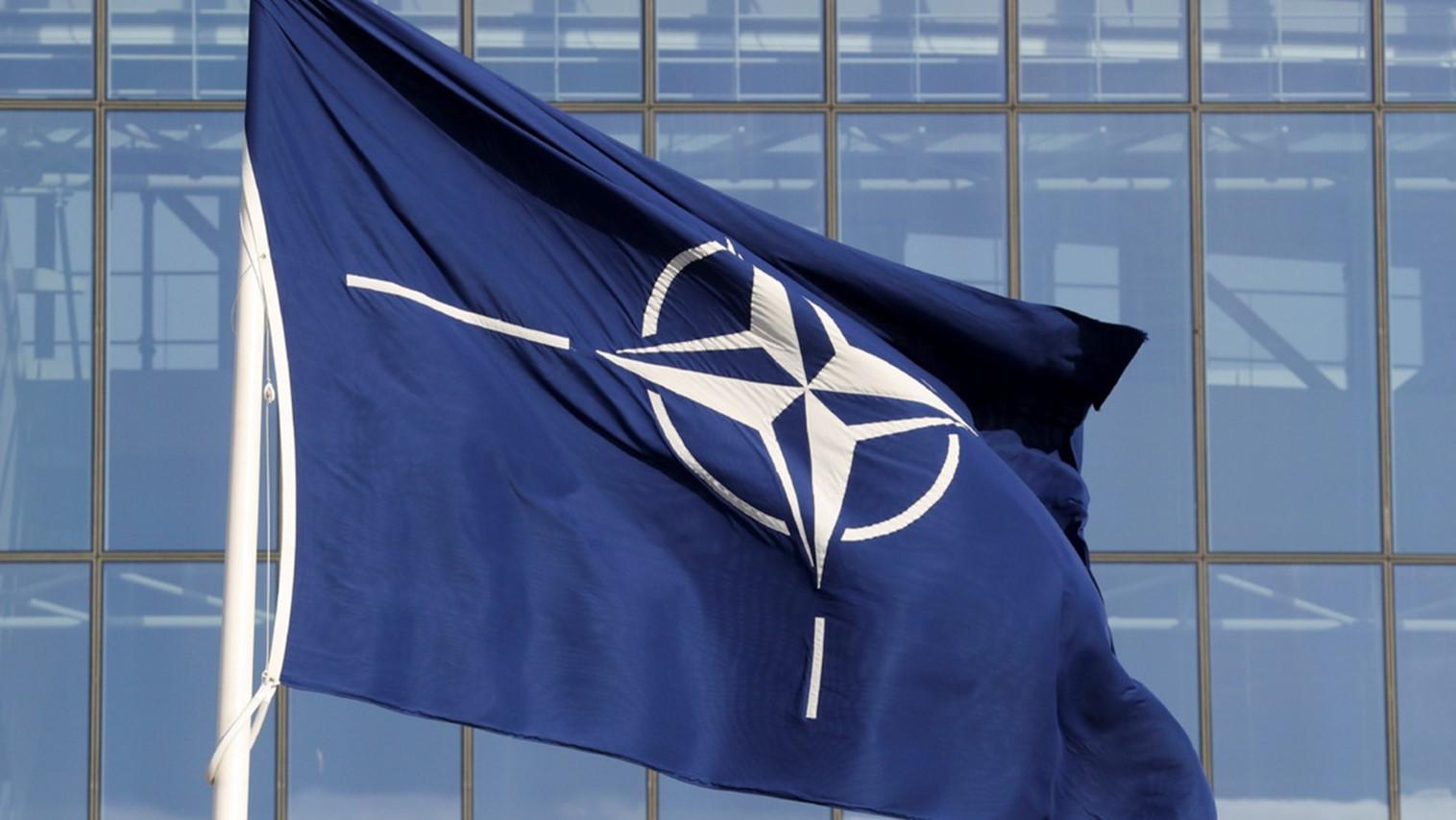 NATO Zirvesinde Hava Alarmı: İki Müttefik Uçak Gökyüzünde Karşı Karşıya Geldi