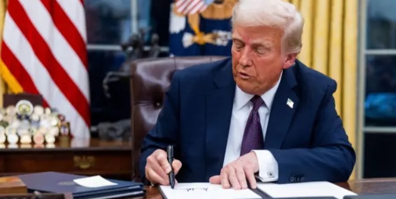 Trump’tan Skandal ‘Vize’ Hamlesi: Sadece O Miktarda Parayı Veren Amerika’ya Yerleşecek!