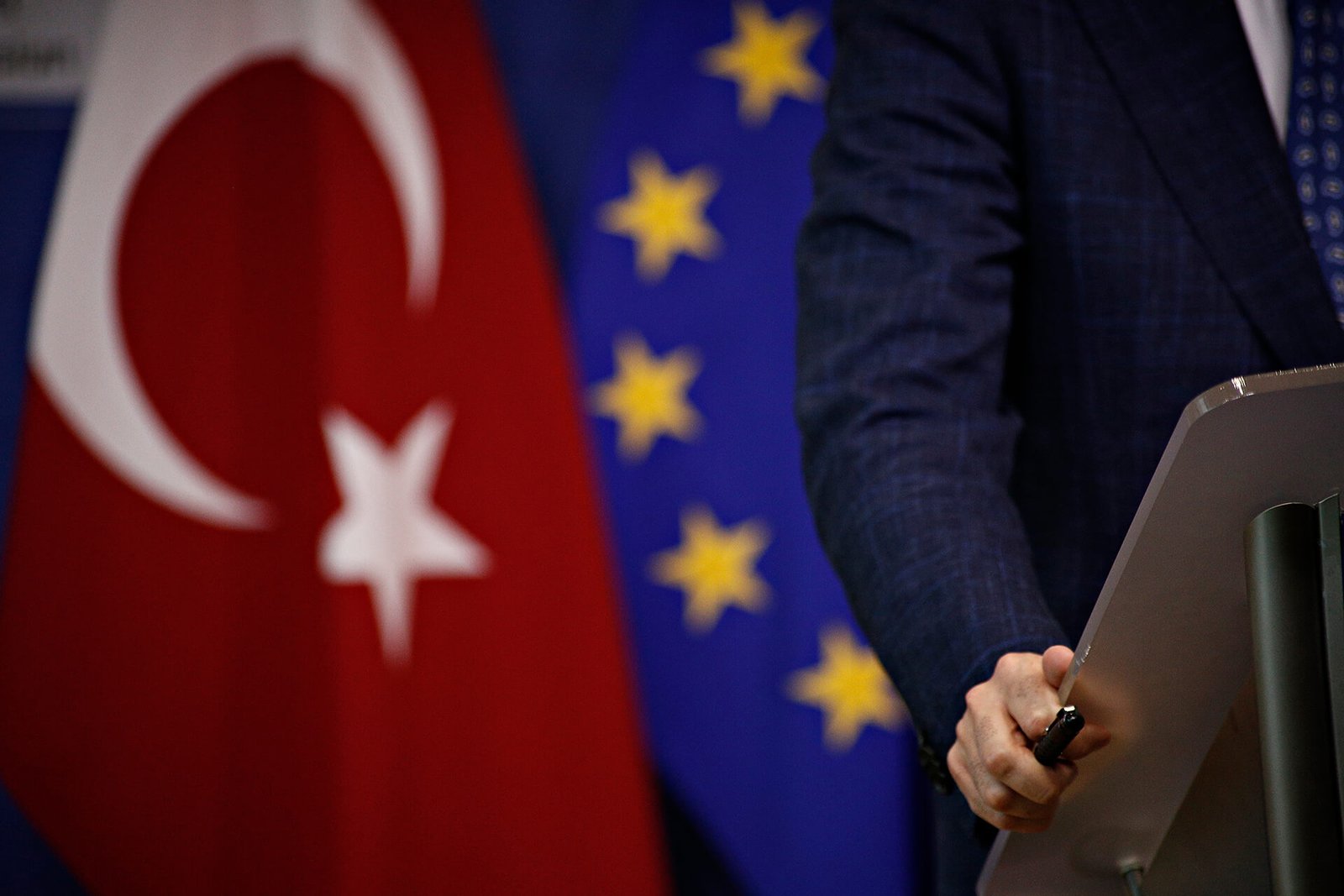 DW: Avrupa Güvenliğinde Türkiye Tartışması