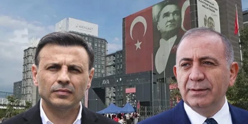Mahkeme Erteledi: CHP İstanbul İl Kongresi Davası 21 Kasımda Görülecek