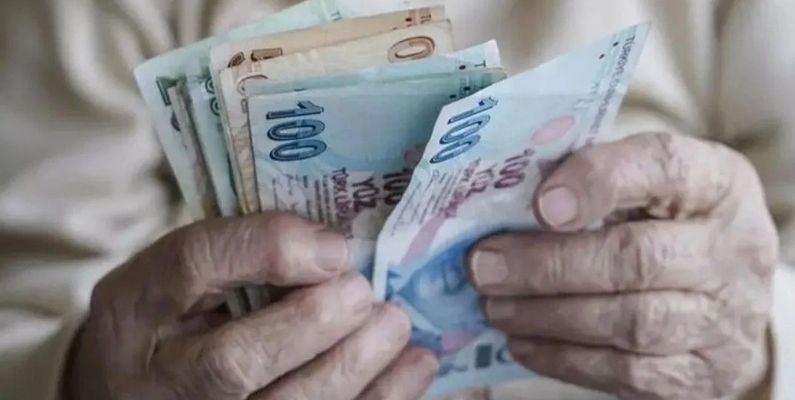 Yıllardır Beklenen Düzenleme: Nafaka Alan Kişiler de 65 Yaş Aylığından Faydalanabilecek mi?