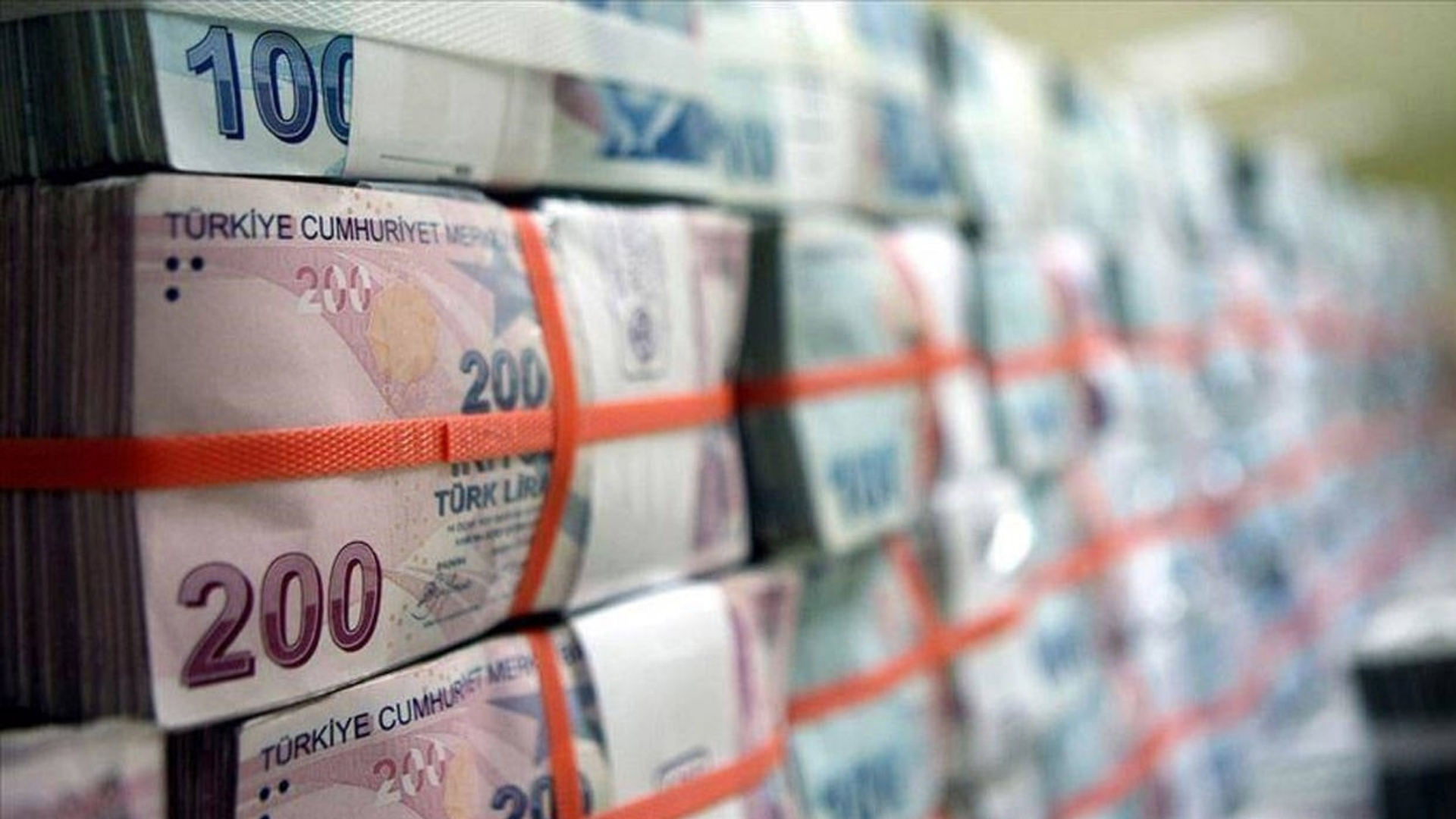 Hazine, 2 ve 5 Yıl Vadeli Tahvil İhaleleriyle Toplam 47,6 Milyar TL Borçlandı