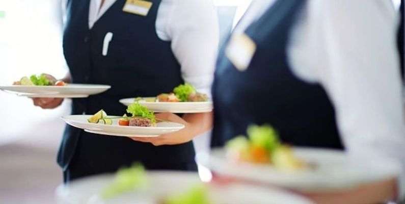 Vali Gül Açıkladı! Gıda Canavarlarına Sert Önlemler Geliyor: İşletmeler 24 Saat Ses ve Görüntü Kaydı Alacak