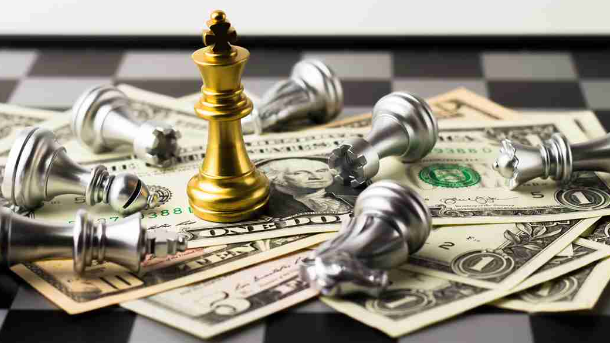 Dolar hızla yükseliyor, risk arayışı düşüyor