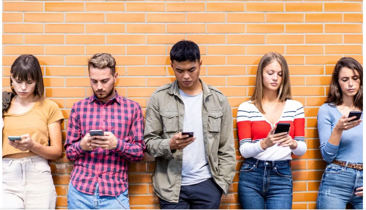 Düşük  Ücret Döngüsü: Gençlerin Geliri Yetmiyor, Umudu da Tükeniyor