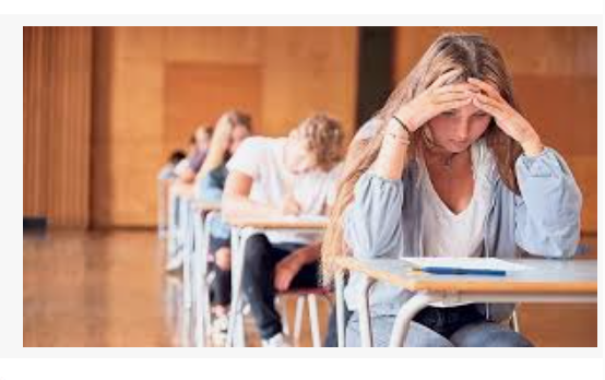 “Erdoğan Kuşağı” Kendi Bildiği Türkiye’ye İnancını Kaybediyor: Gençler Baskı, Ekonomi ve Özgürlük Kıskacında