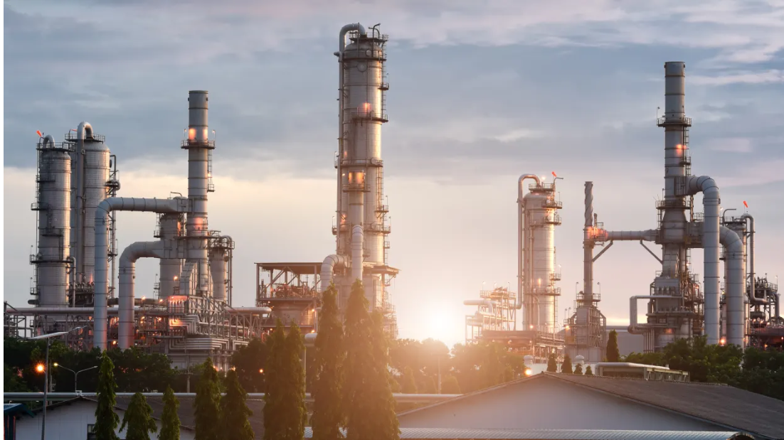 Ukrayna, Rusya’nın Petrol Altyapısına Rekor Saldırı Düzenledi: Tankerler ve Karadeniz Terminali Hedefte