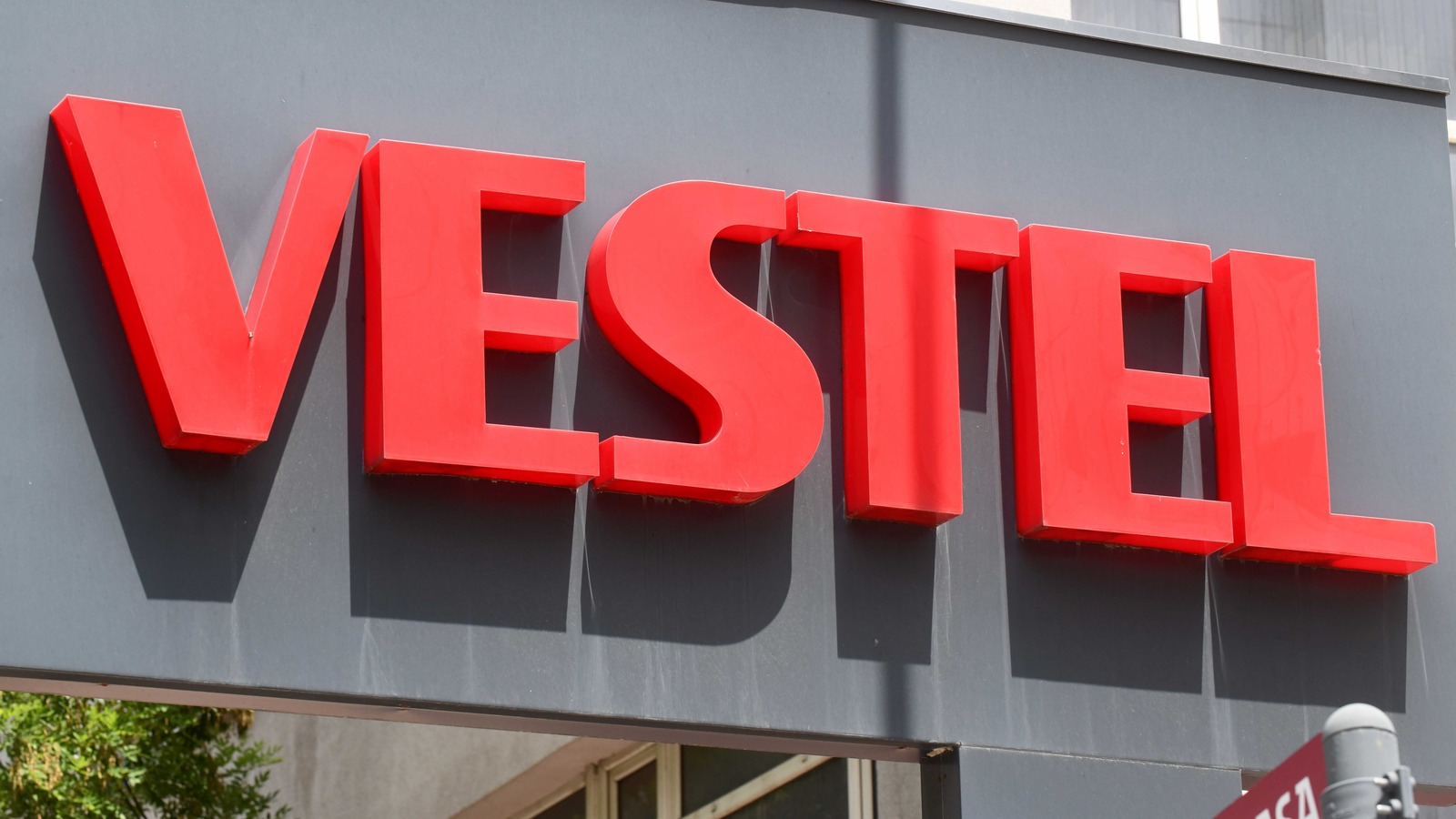 Fitch, Vestel Elektronik’in Kredi Notunu İndirdi