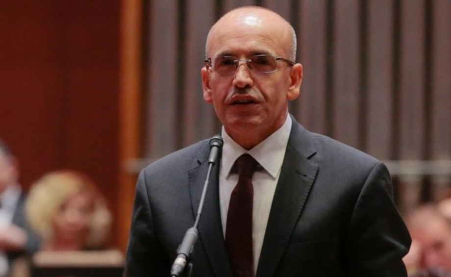 AKP’de Mehmet Şimşek Tartışması Derinleşiyor: Parti İçi Fay Hatları Görünür Hale Geldi